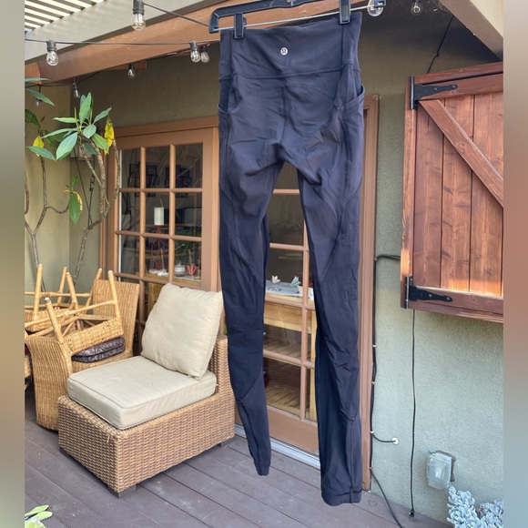 Black Lululemon leggings size 4 - Picture 2 of 5